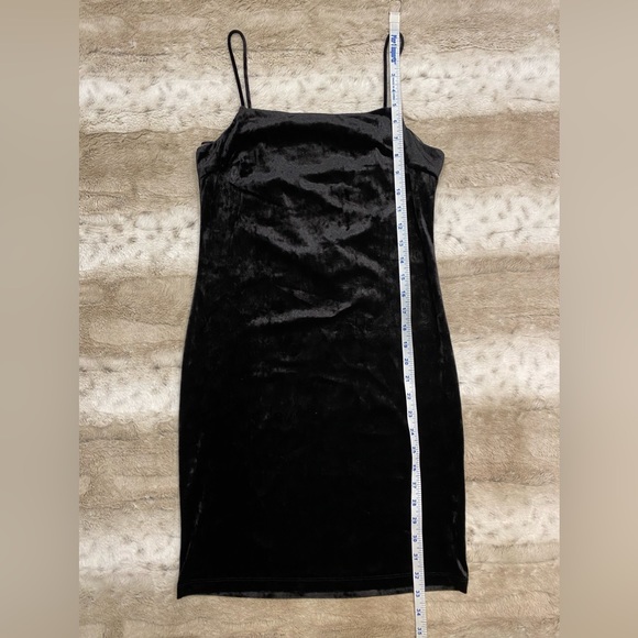 NWT💗ELODIE Strappy Back Crushed Velvet Mini Dress Size S - Picture 4 of 10